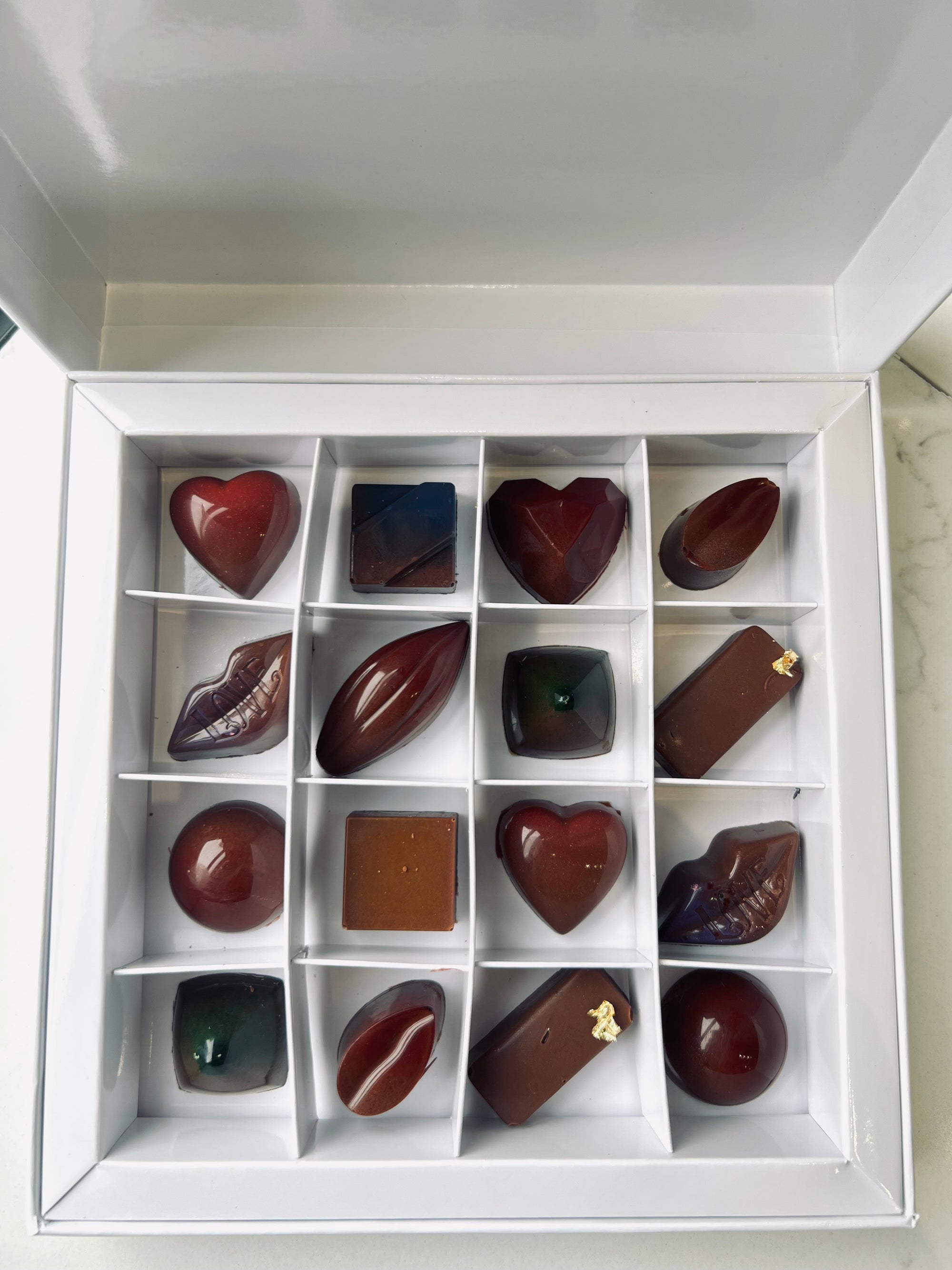 Box of 16 chocolates